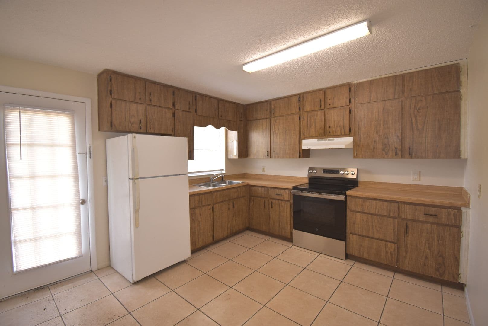 Lake Panasoffkee House: 1587 N C-470 Unit 2