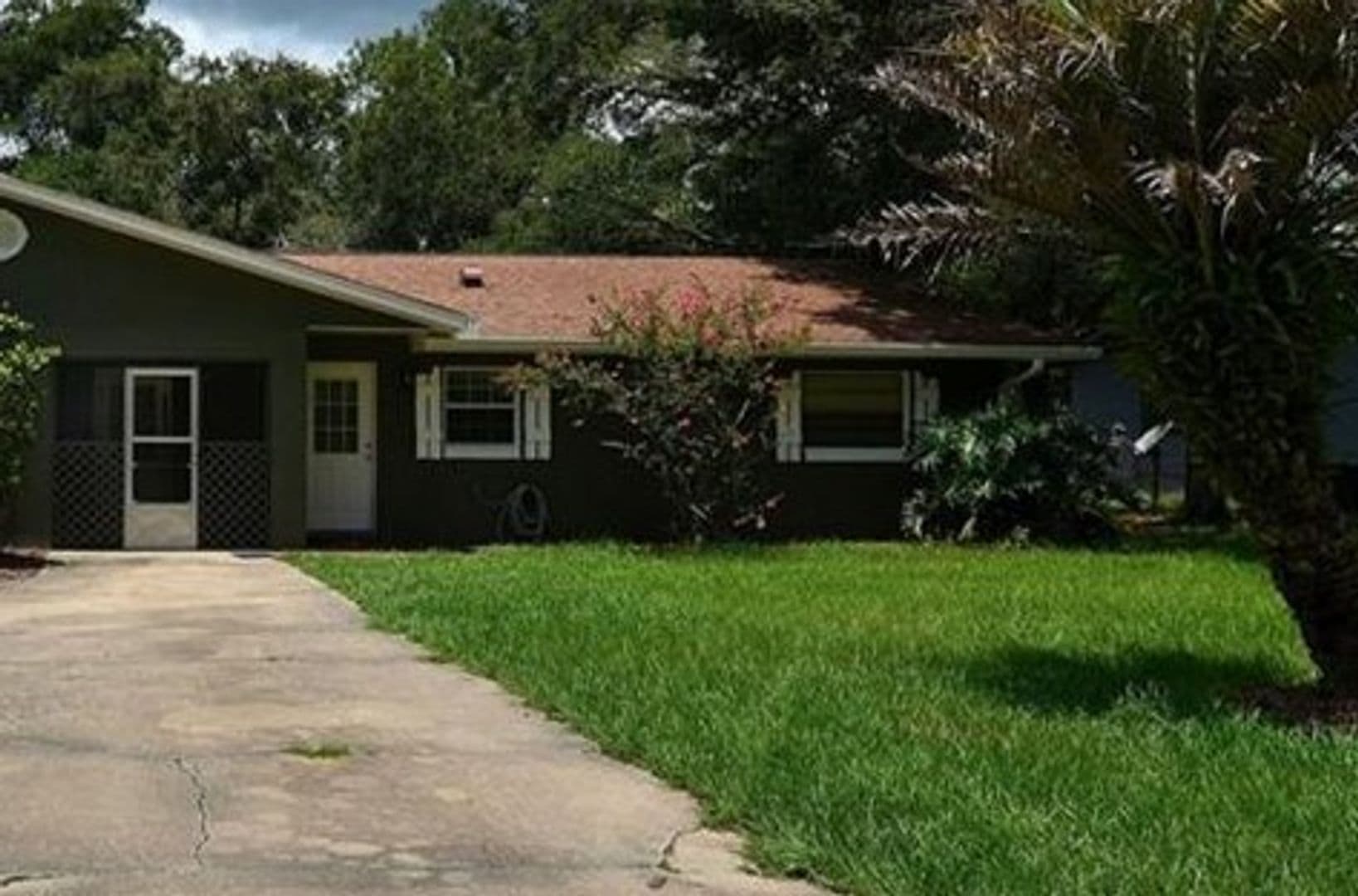 Orange City House: 2415 N. Sparkman Ave. Unit B