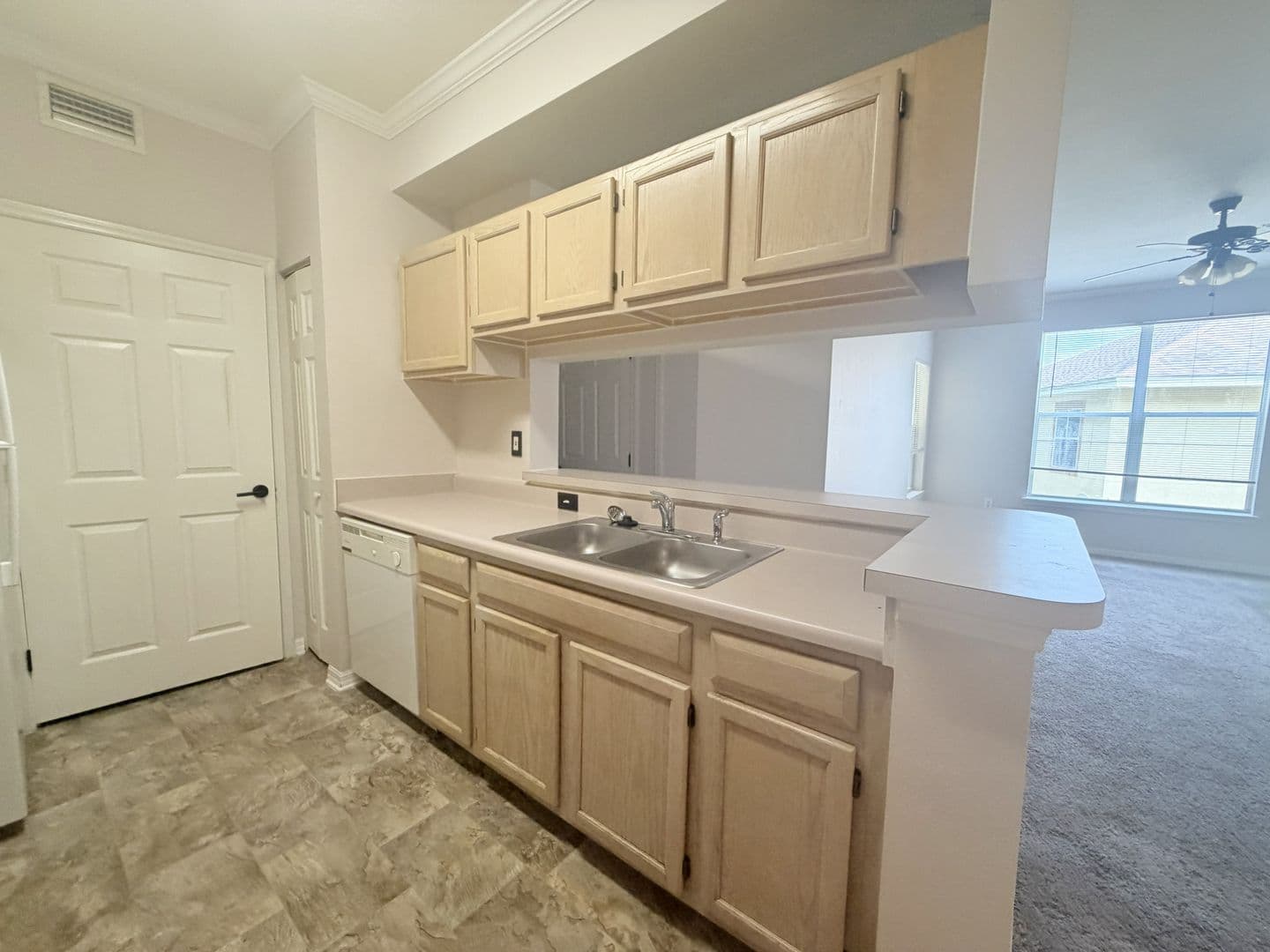 Tampa Condo: 5616 Pinnacle Heights Cir #308
