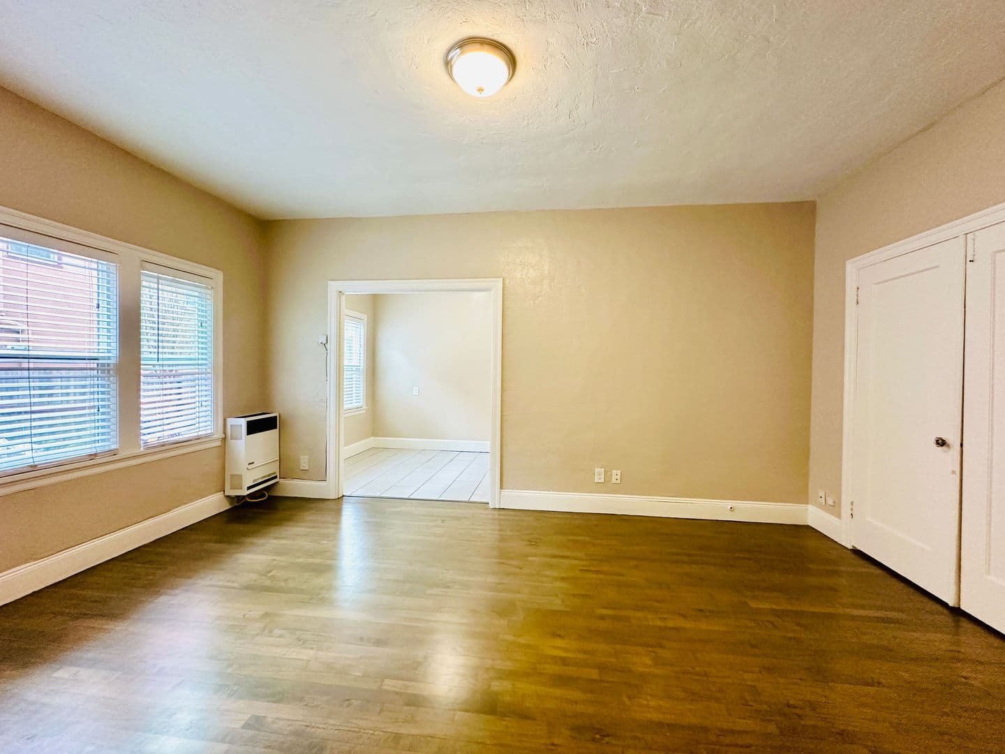 Oakland Apartment: 5300 Walnut St