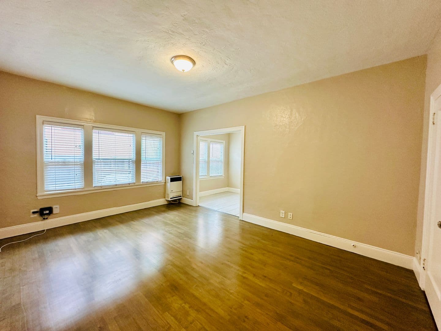 Oakland Apartment: 5300 Walnut St