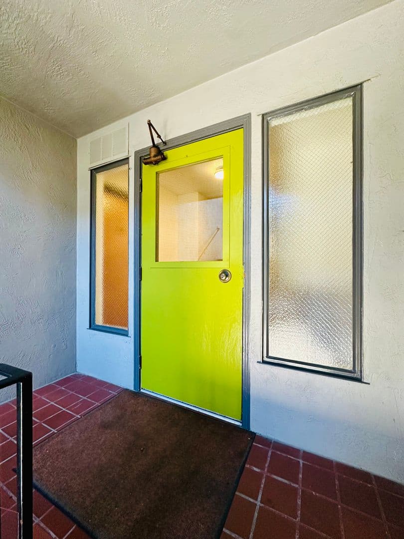 Oakland Apartment: 232 29th St