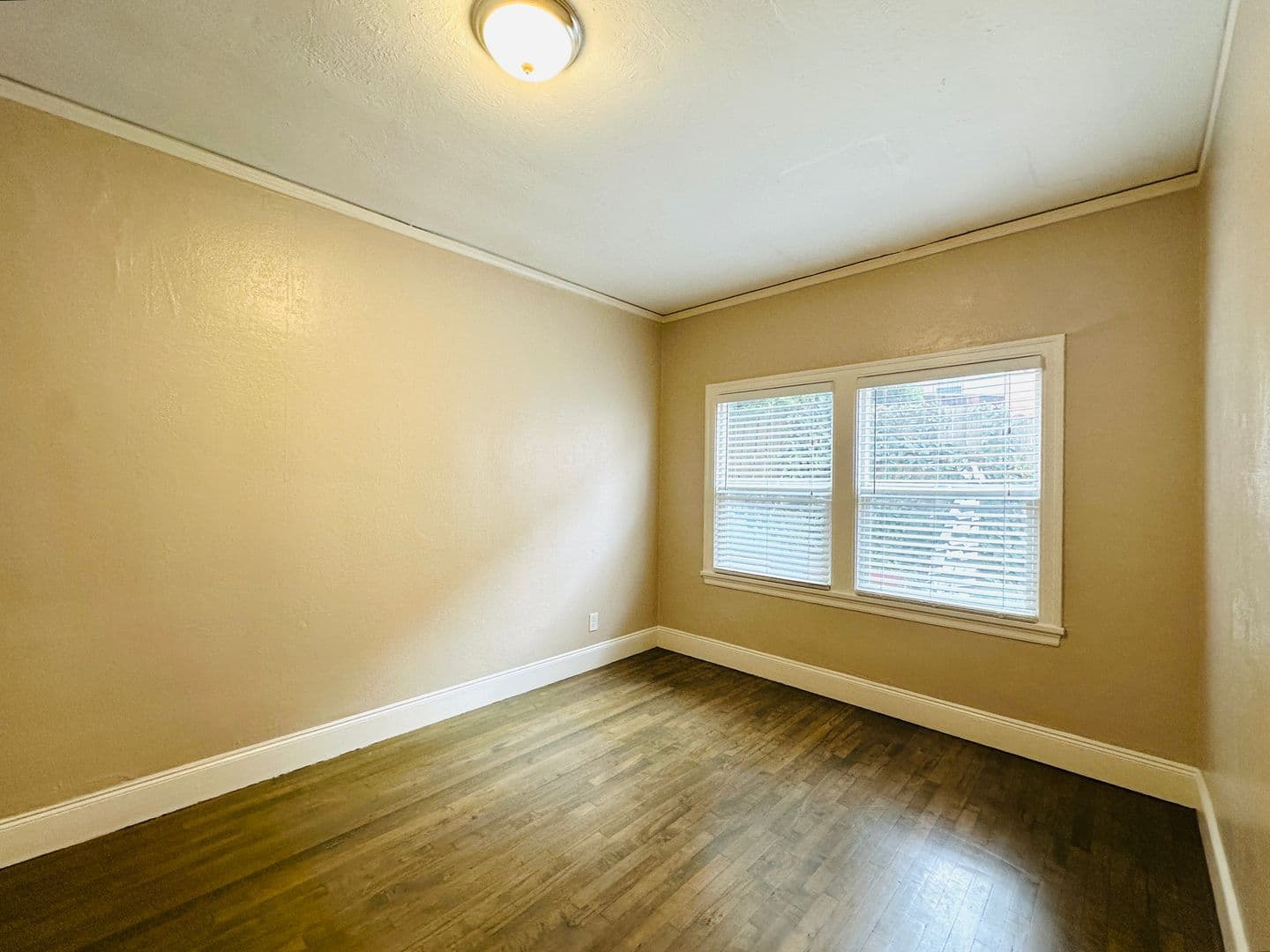 Oakland Apartment: 5300 Walnut St