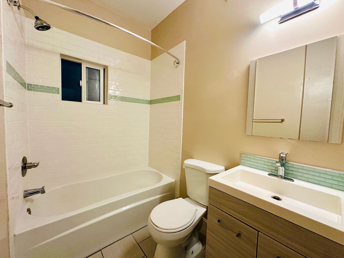 Oakland Apartment: 5300 Walnut St
