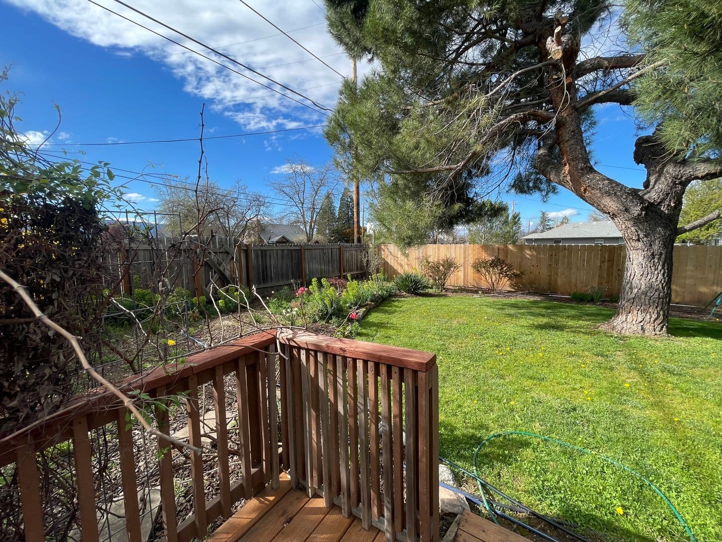 Medford House: 1001 Lozier Lane