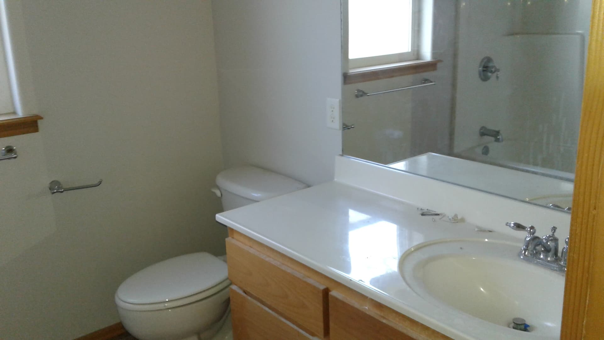 Central Point House: 2657 Brookdale Dr