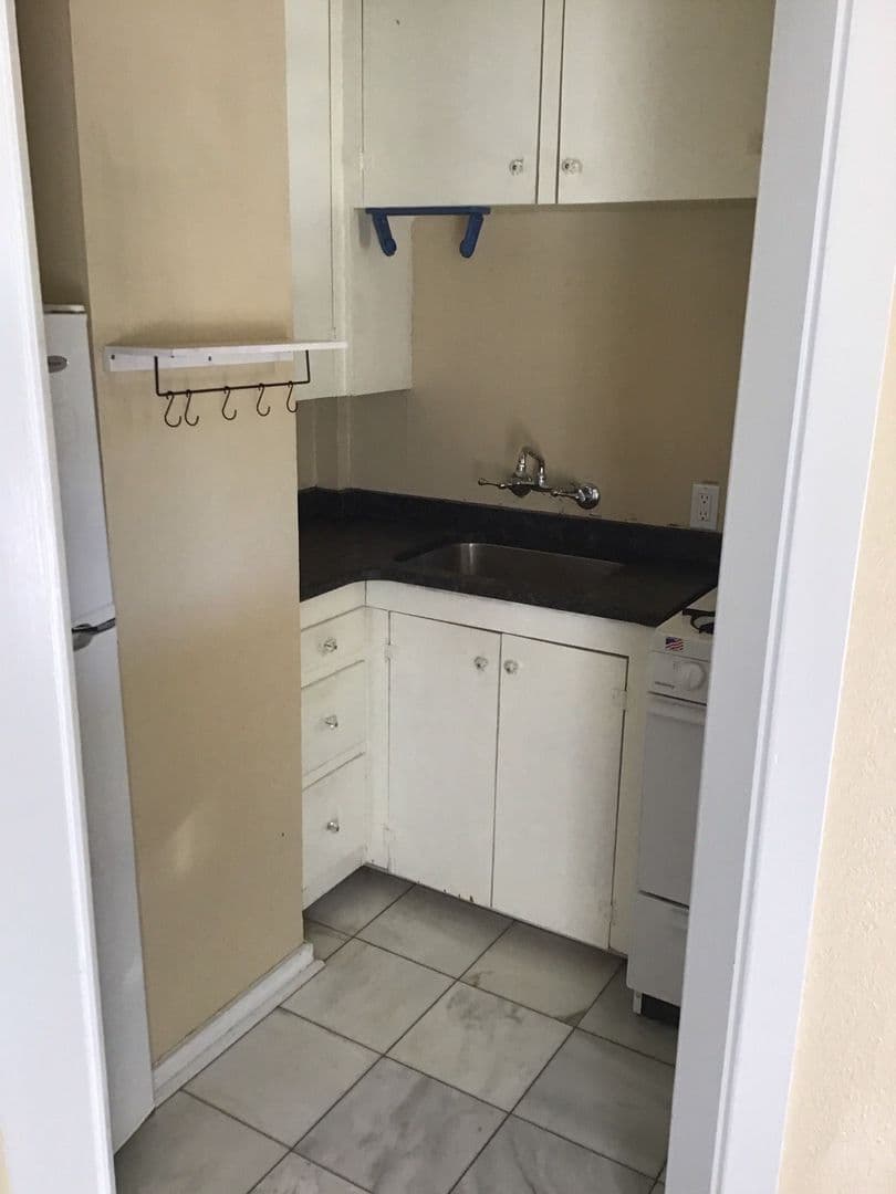 Talent Apartment: 101 W. Main St.
