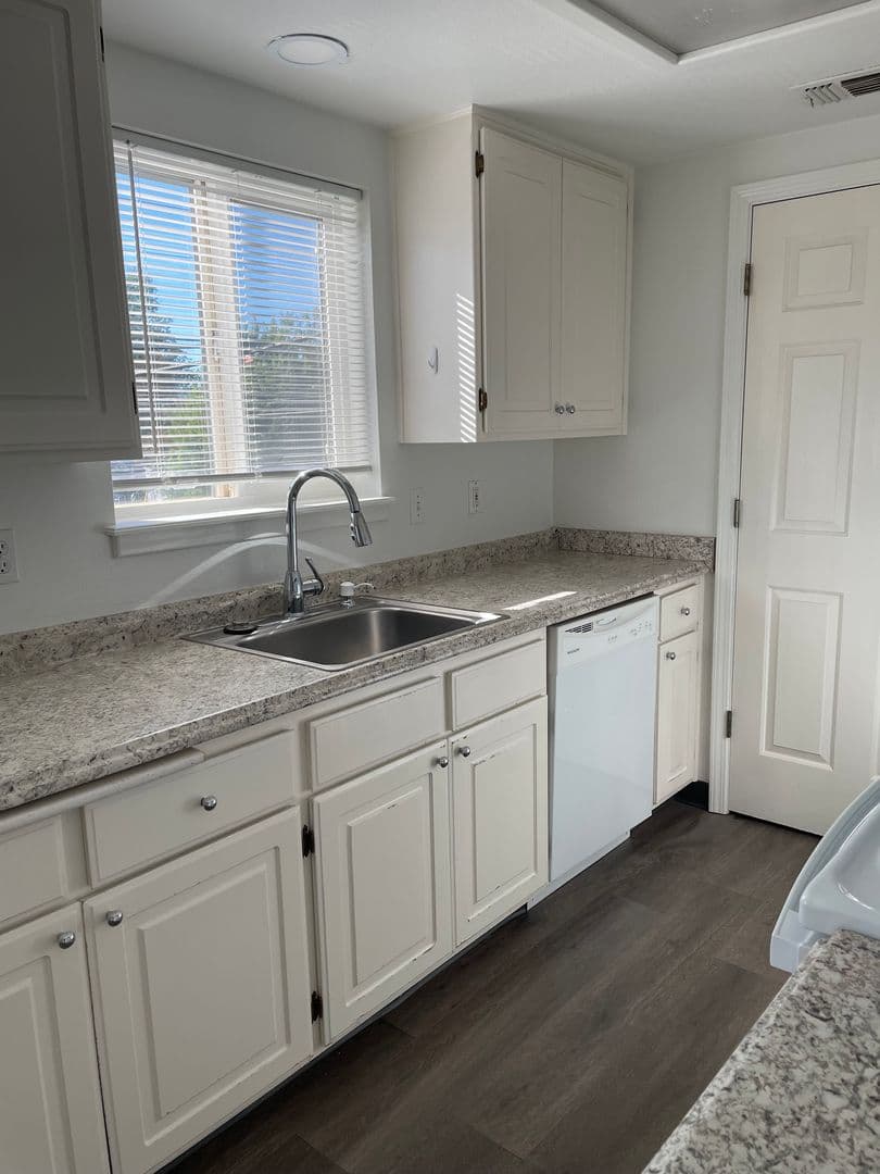 Medford Apartment: 103 Hamilton St