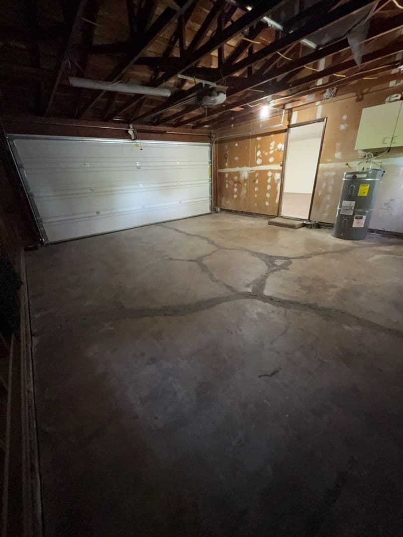 Medford Apartment: 3006 & 3008 Alameda