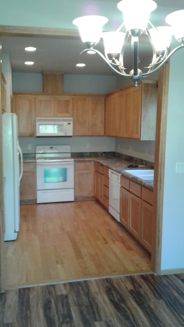 Central Point House: 2657 Brookdale Dr