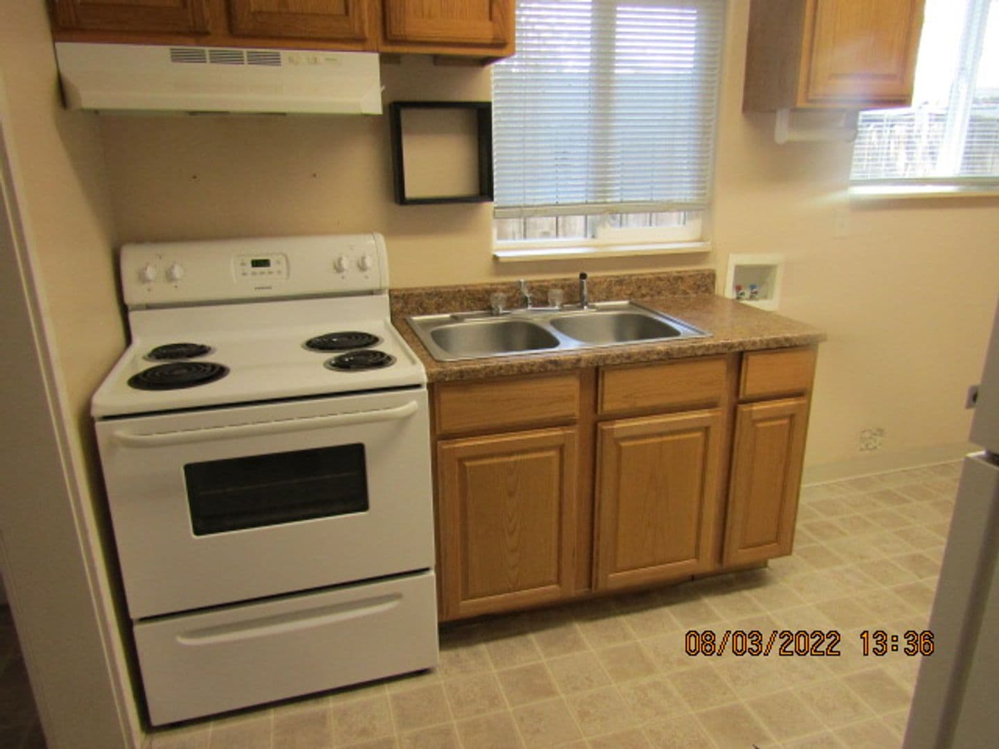 Gold Hill Apartment: 700 2nd Ave