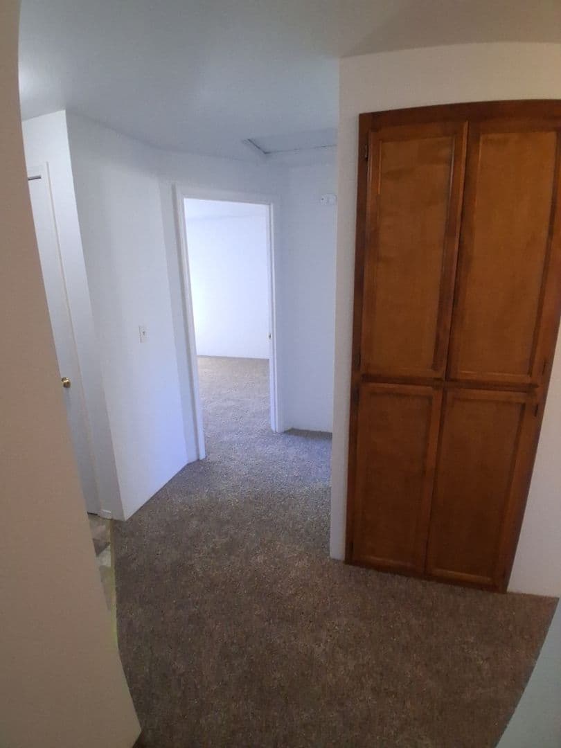 Eagle Point Apartment: 344 Lorraine Ave