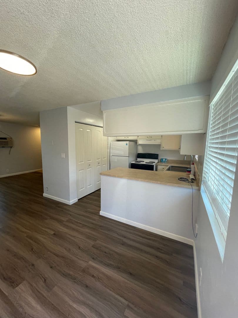 Phoenix Apartment: 431 - 437 Elm St
