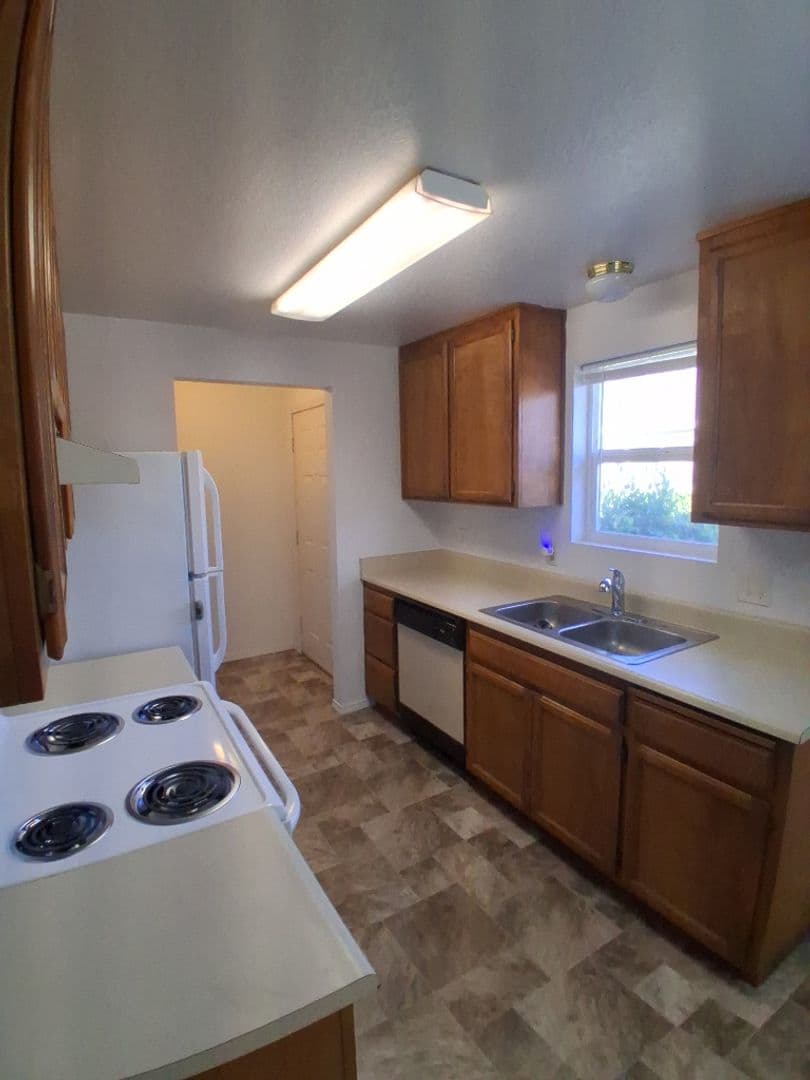 Eagle Point Apartment: 344 Lorraine Ave