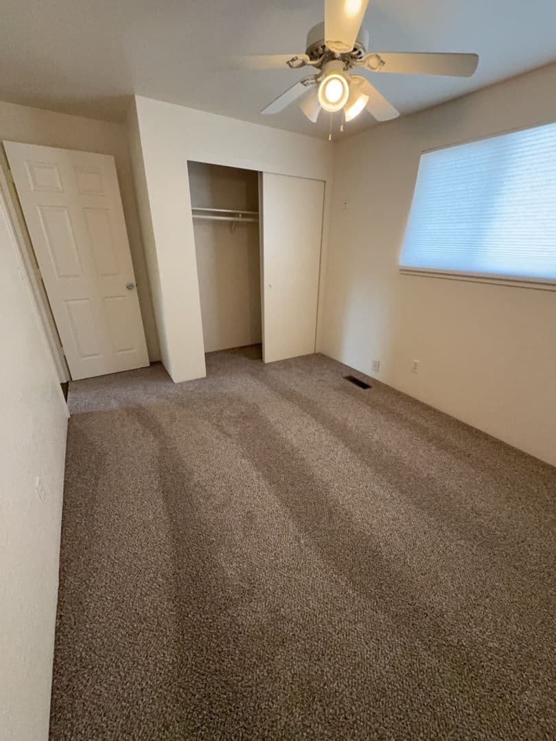 Medford Apartment: 3006 & 3008 Alameda