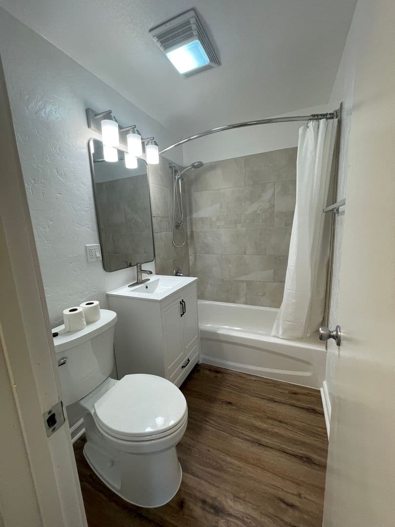 Phoenix Apartment: 431 - 437 Elm St