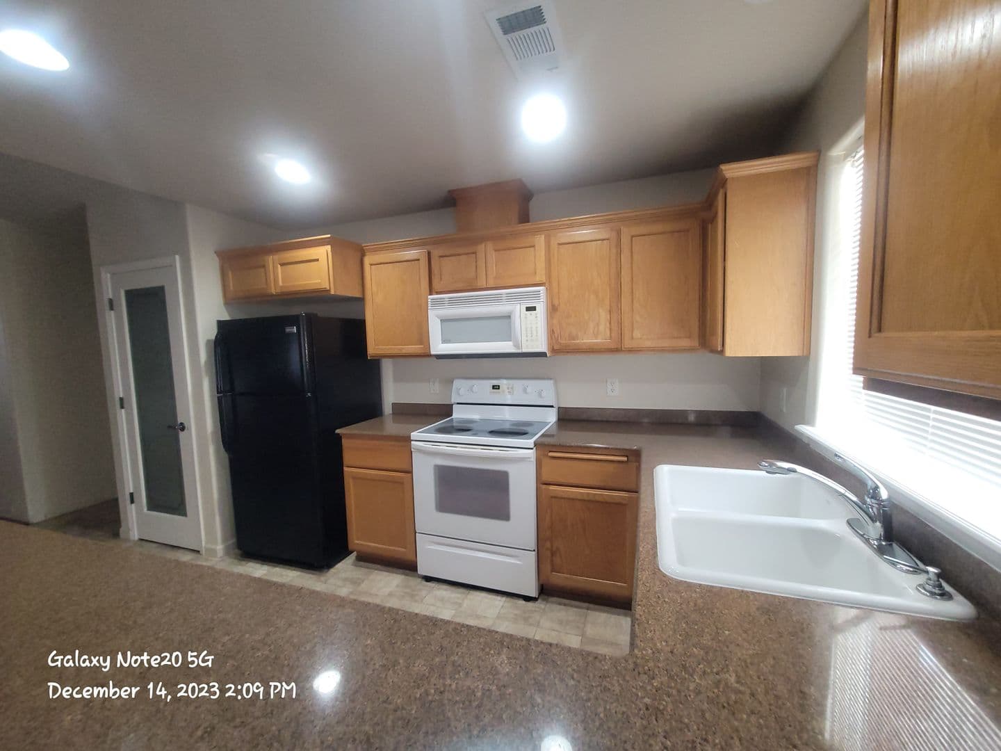 Medford House: 2373 Kamerin