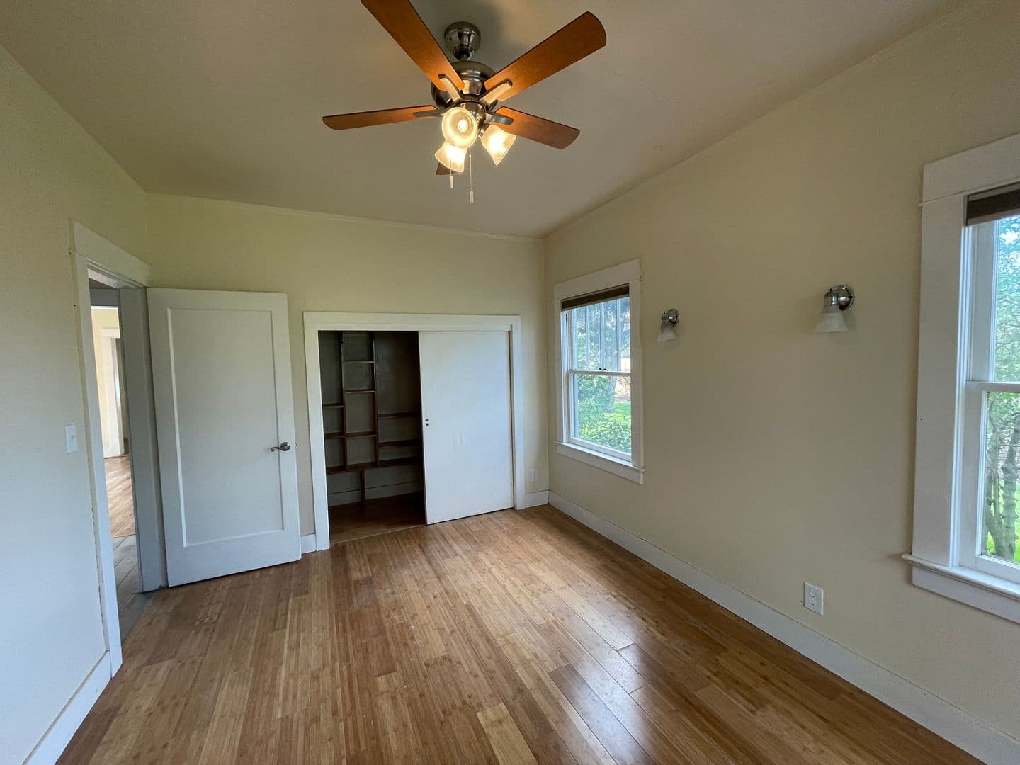 Medford House: 1001 Lozier Lane