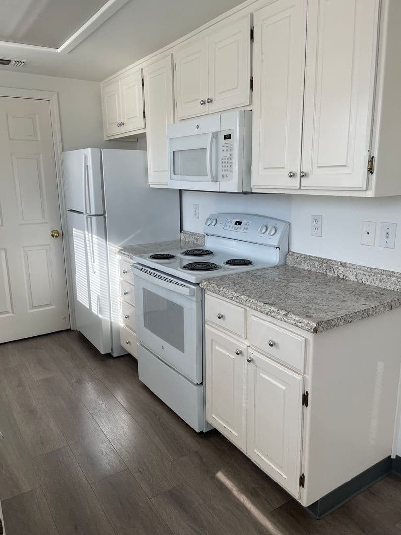 Medford Apartment: 103 Hamilton St