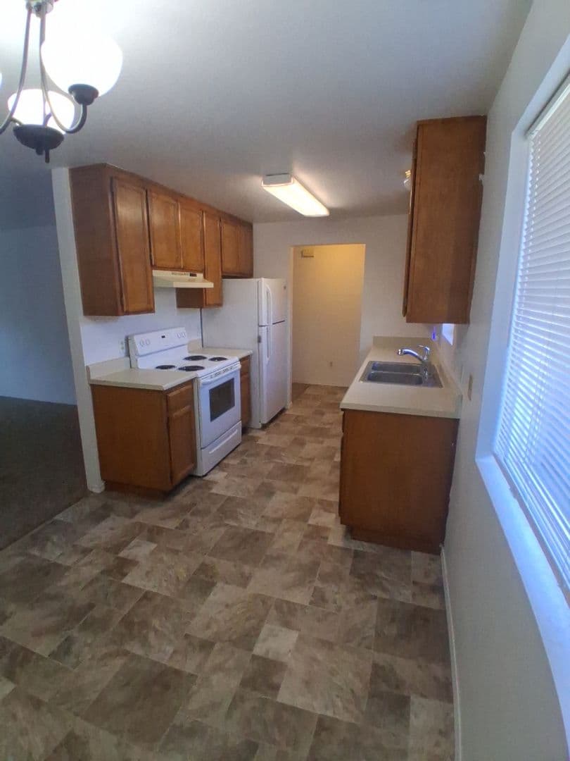 Eagle Point Apartment: 344 Lorraine Ave
