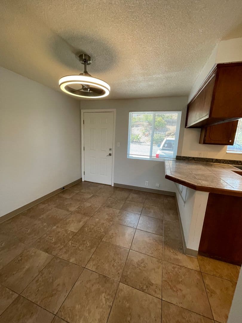 Phoenix Apartment: 431 - 437 Elm St