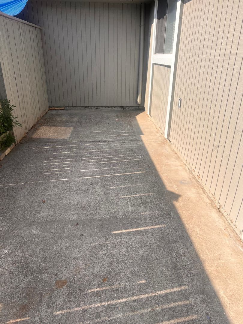 Medford Apartment: 1927 Crater Lake Ave #1 - #4
