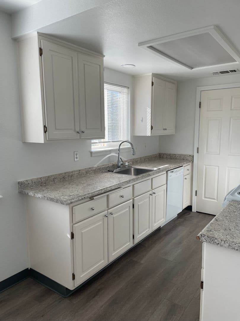 Medford Apartment: 103 Hamilton St