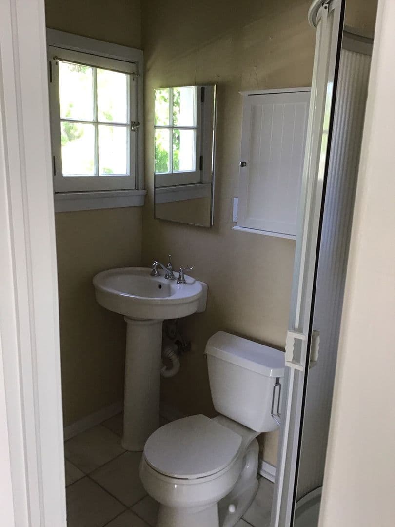 Talent Apartment: 101 W. Main St.