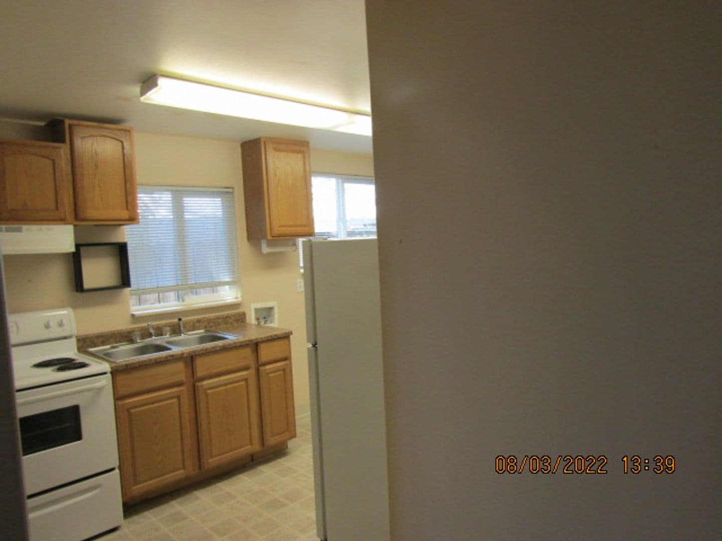 Gold Hill Apartment: 700 2nd Ave