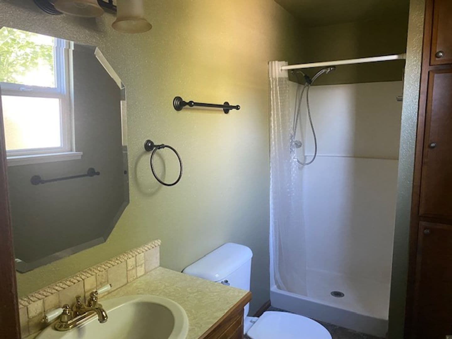 Central Point House: 680 Malabar Drive