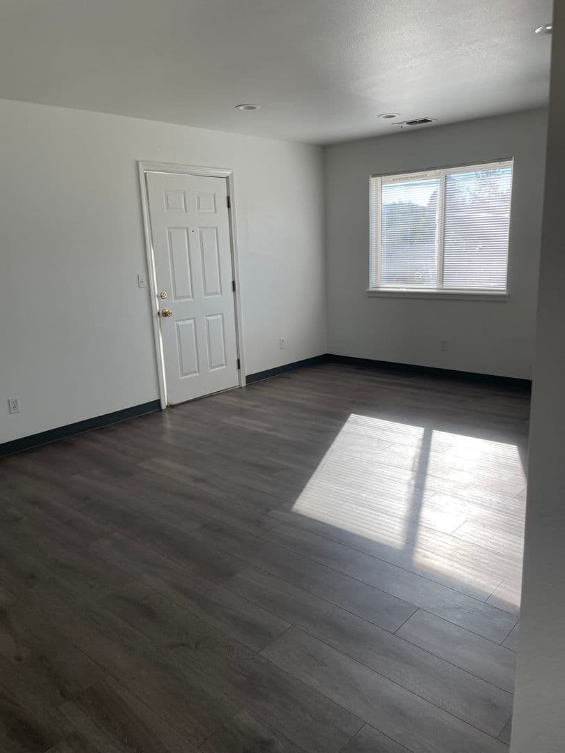 Medford Apartment: 103 Hamilton St