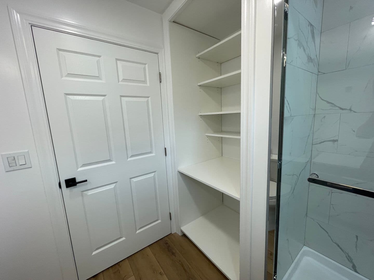 Medford Apartment: 148 & 148 1/2 Winema Way