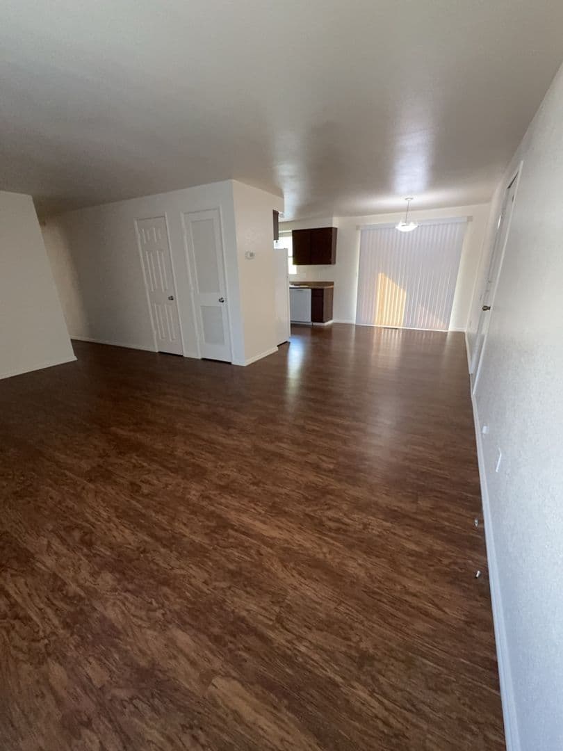 Medford Apartment: 3006 & 3008 Alameda
