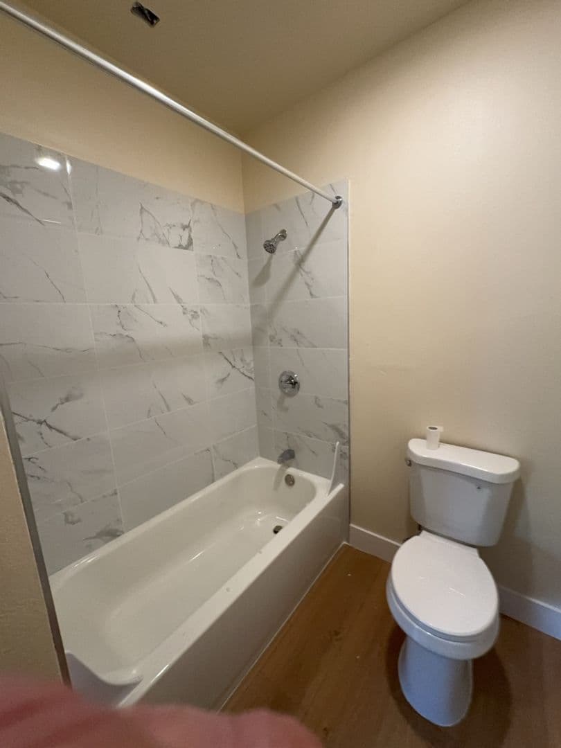 Medford House: 1001 Lozier Lane