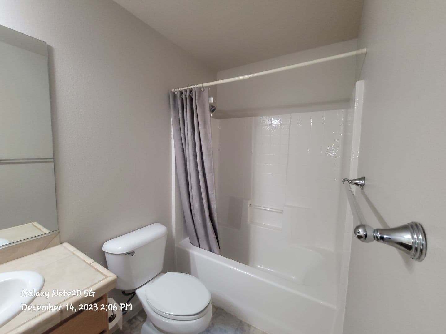 Medford House: 2373 Kamerin