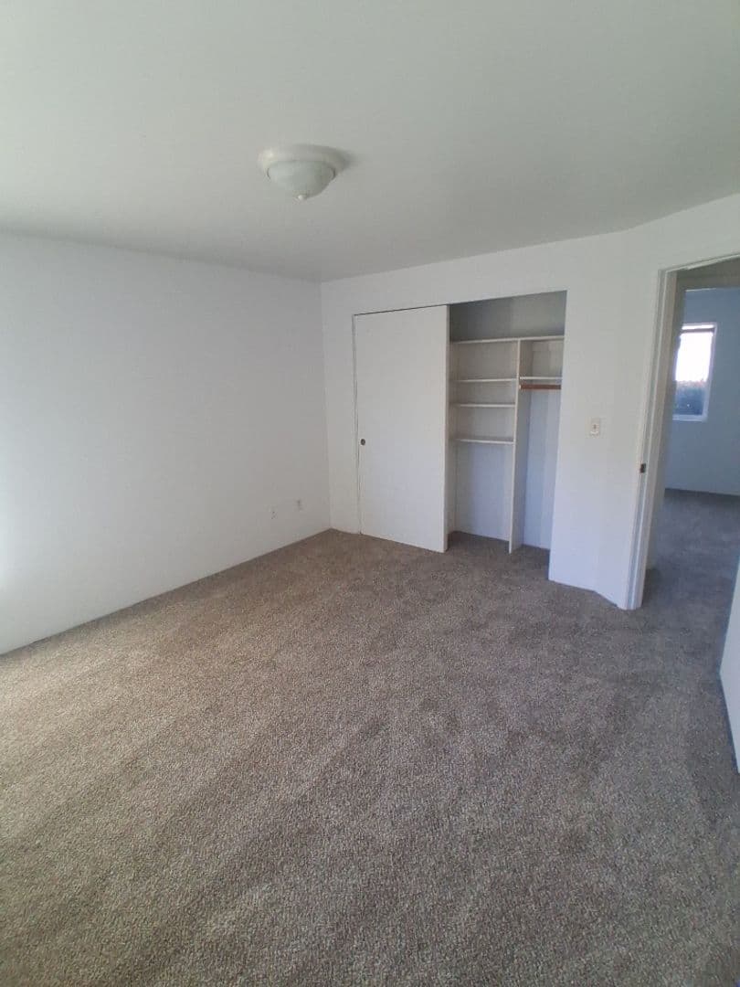 Eagle Point Apartment: 344 Lorraine Ave