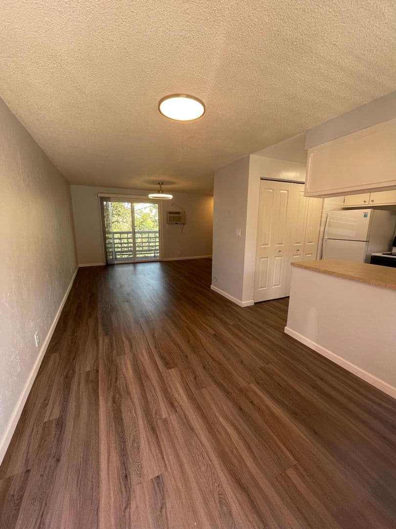 Phoenix Apartment: 431 - 437 Elm St