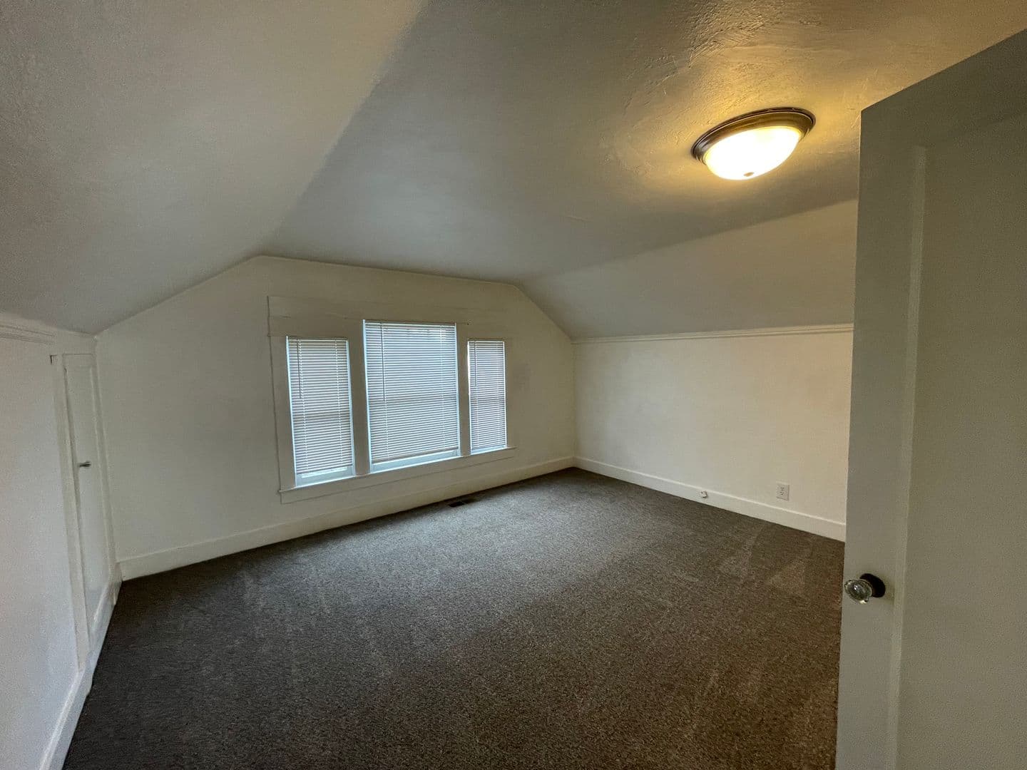 Medford House: 1001 Lozier Lane