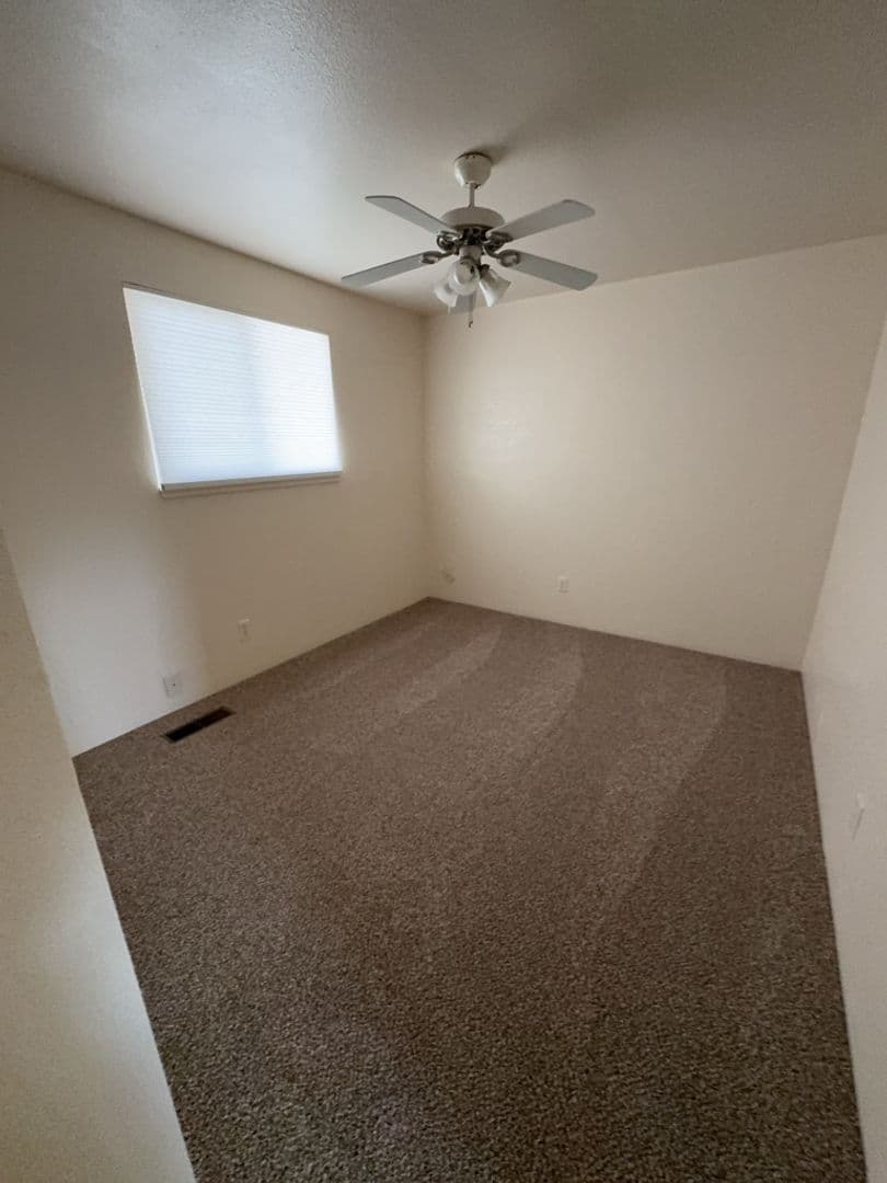 Medford Apartment: 3006 & 3008 Alameda