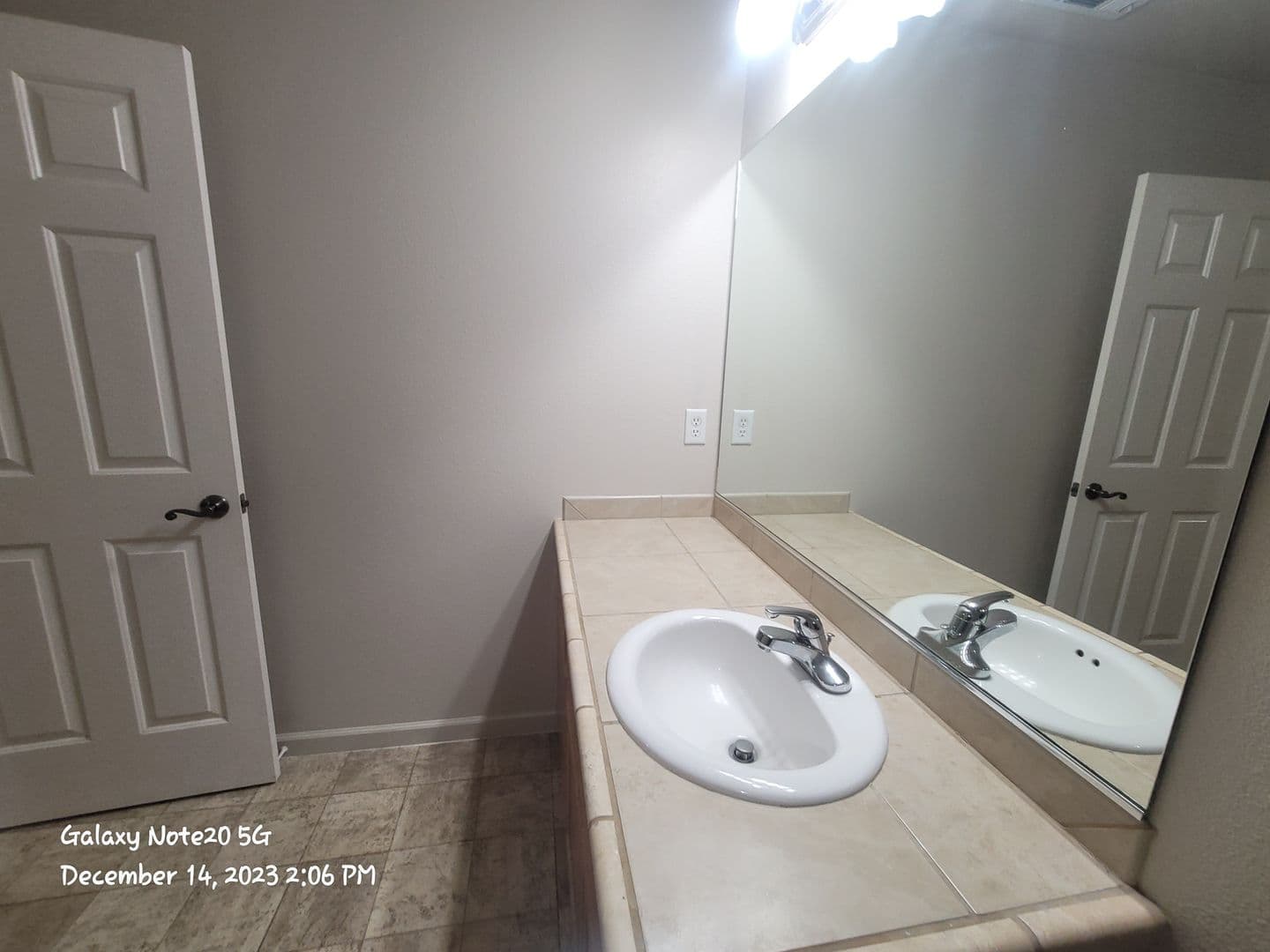Medford House: 2373 Kamerin