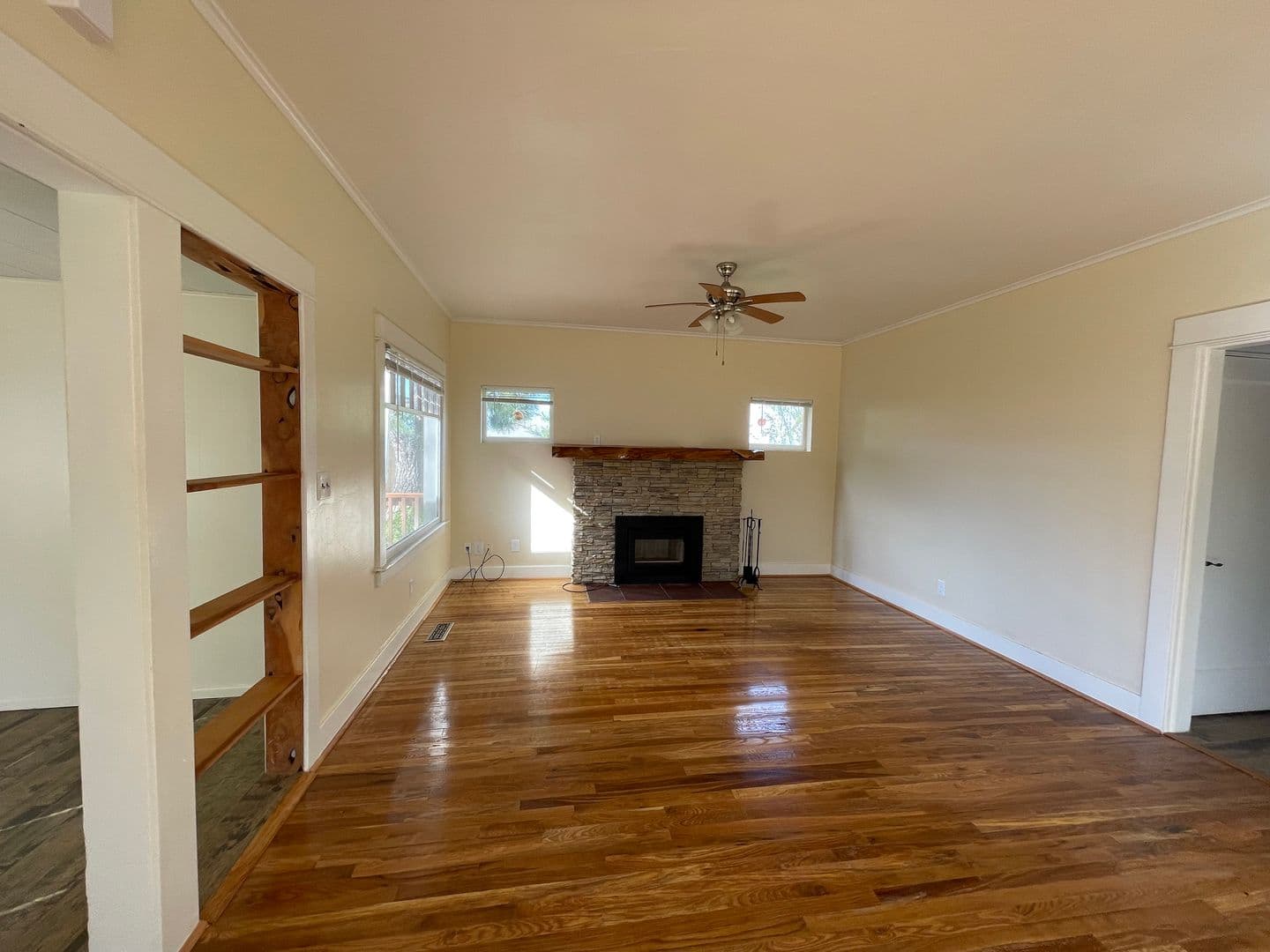 Medford House: 1001 Lozier Lane
