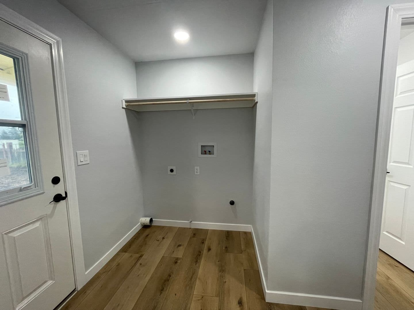 Medford Apartment: 148 & 148 1/2 Winema Way