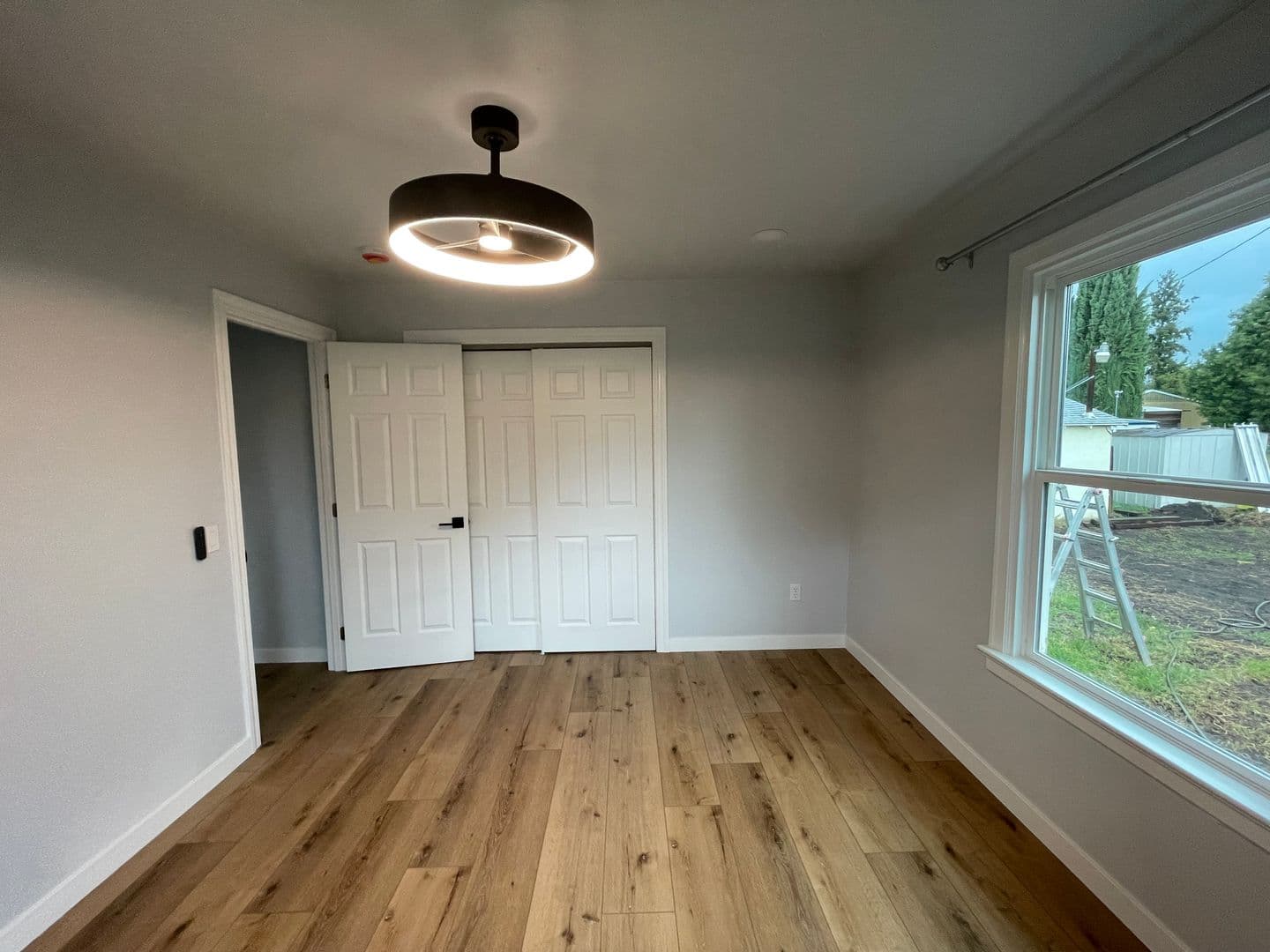 Medford Apartment: 148 & 148 1/2 Winema Way