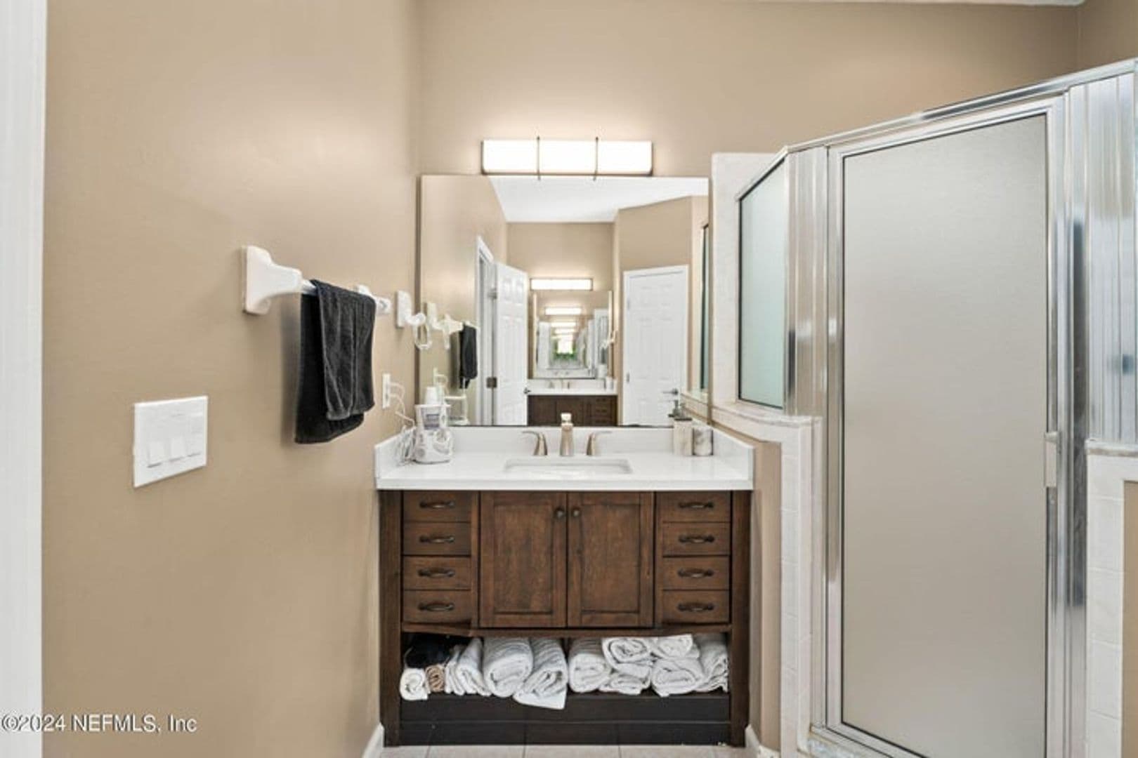 St. Johns House: 425 OAK POND Drive (TP)