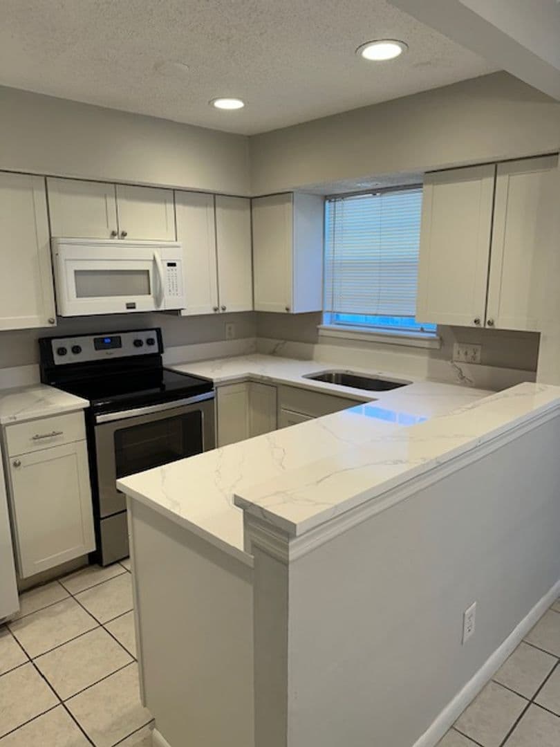 Atlantic Beach House: 25 10th Street