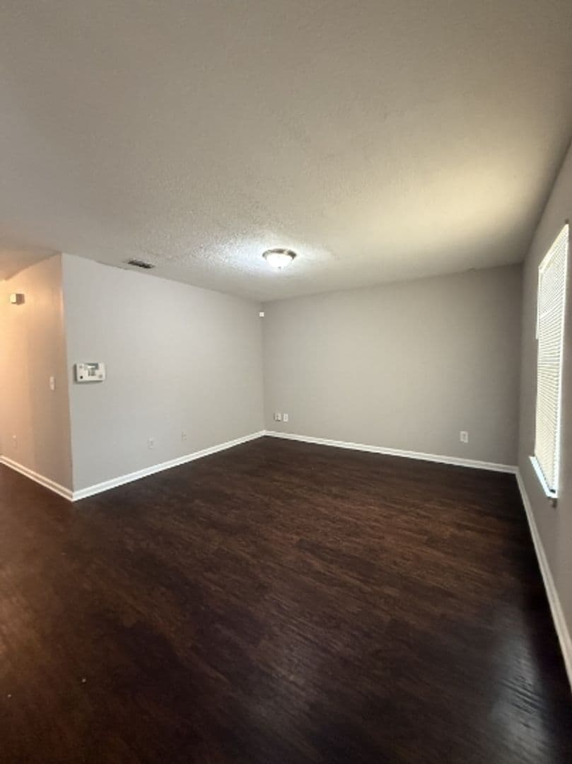 Jacksonville House: 6625 Vermillion Street