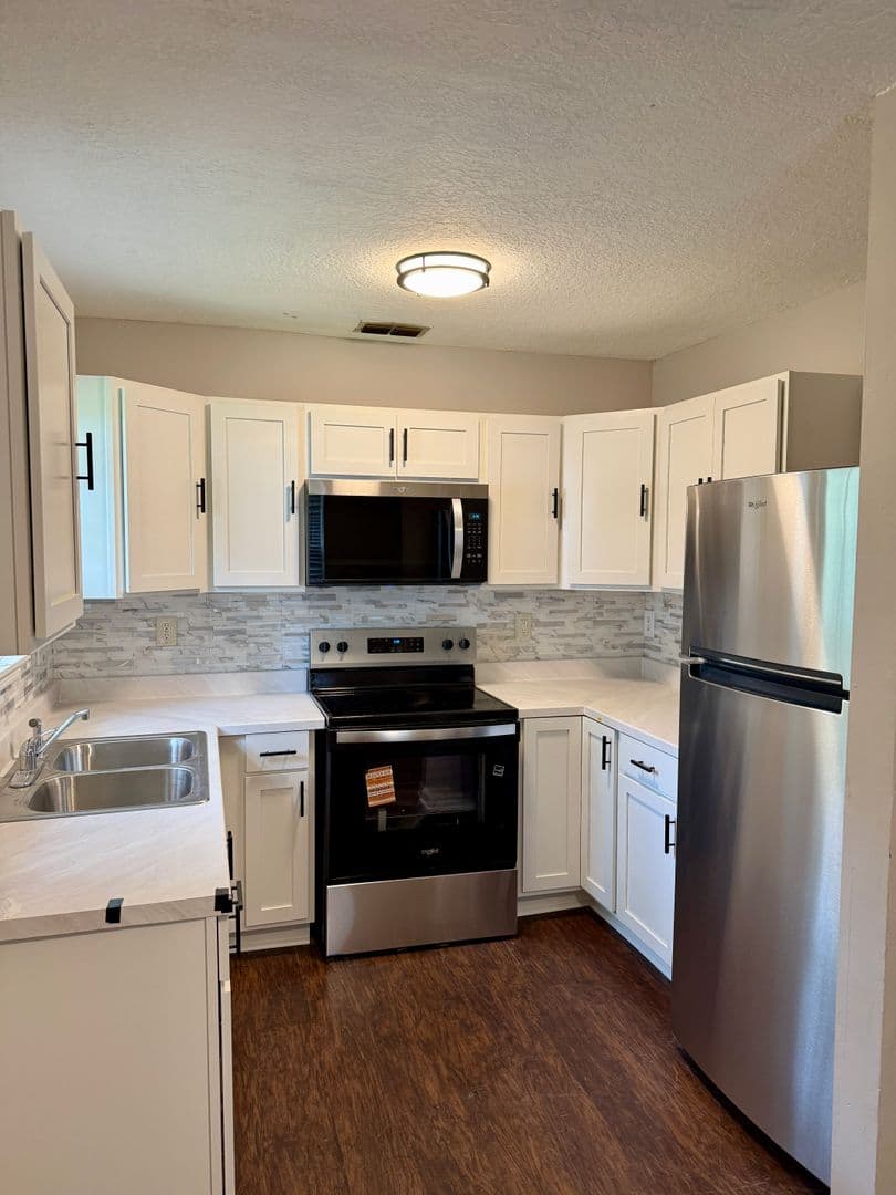 Jacksonville House: 6625 Vermillion Street