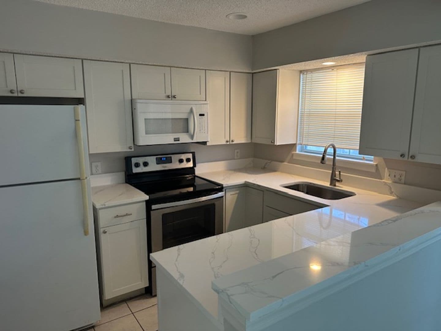 Atlantic Beach House: 25 10th Street