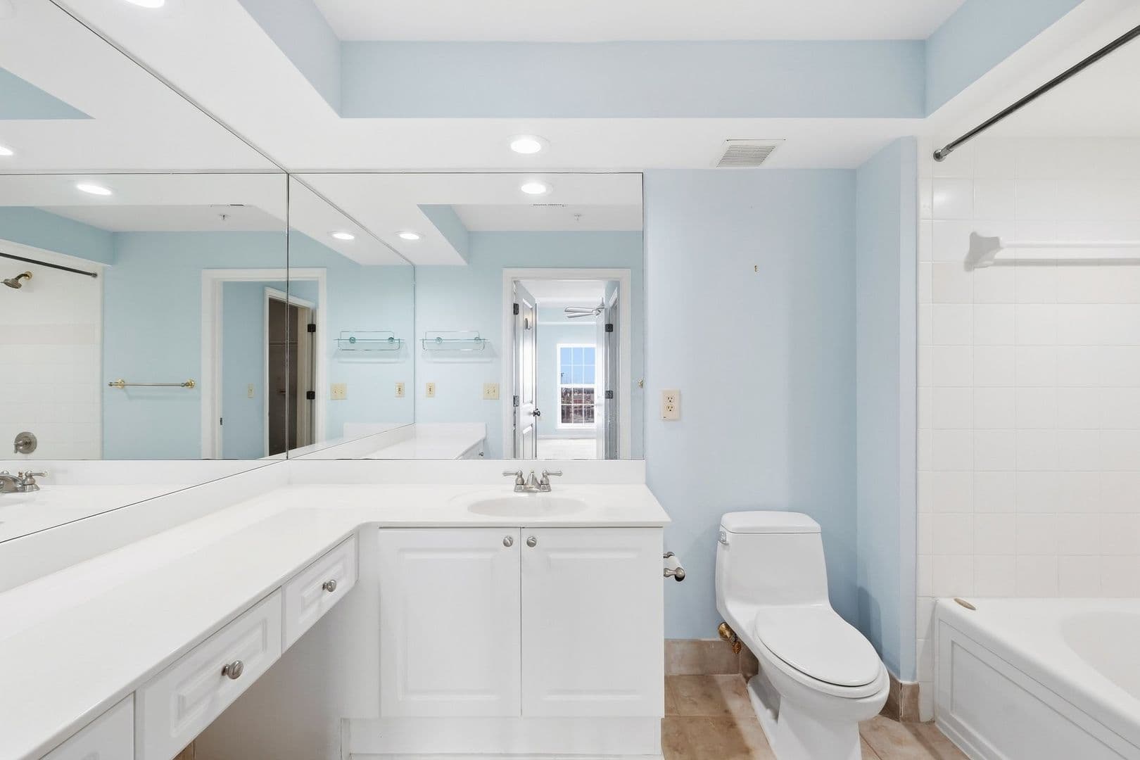 Jacksonville Apartment: 400 E Bay Street #1810