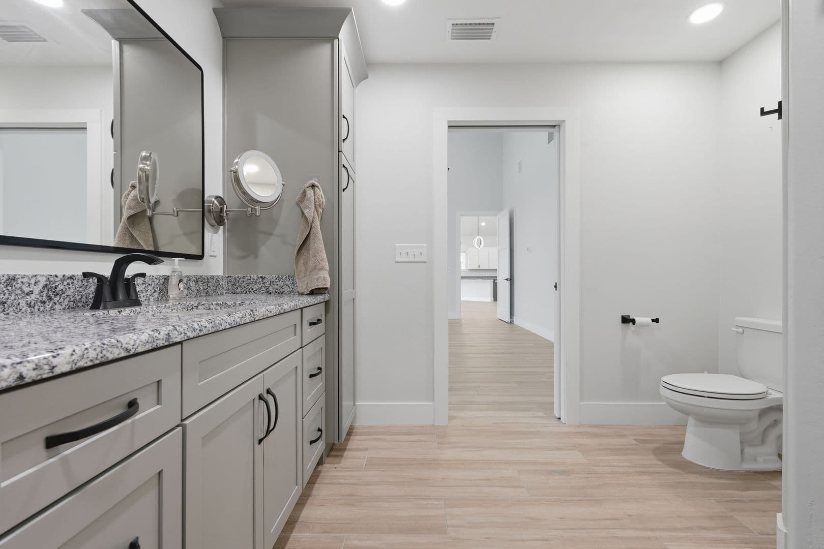 Melrose House: 22826 NE 69th Ave (HOI)